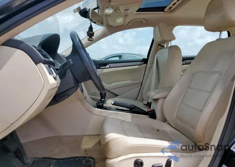 2014 Volkswagen Passat Se z USA, uszkodzony, nr VIN 1VWBS7A32EC113651